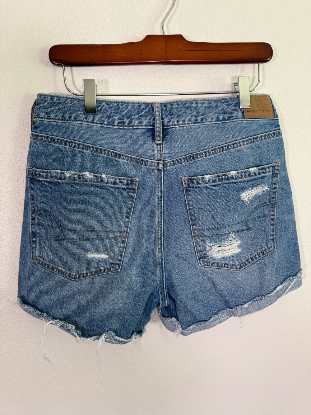 American Eagle Tomgirl Distressed Denim Shorts Size 4 High Rise